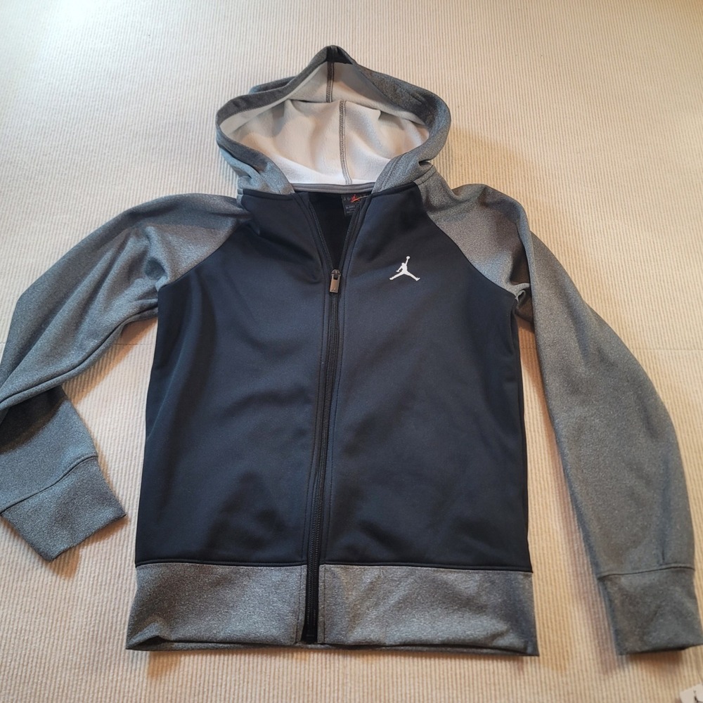 Boys Jordan zip up sweatshirt NEW size 12 black gray hoodie front logo